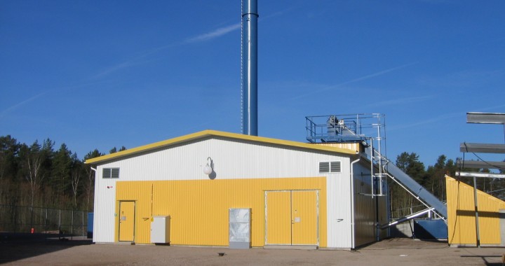 Vimmerby Energi AB, Södra Vi. Komplett leverans av Hollensen fastbränslepanna samt LOOS/SAACKE biooljepanna med brännare. 2 x 2 MW briketter/torrflis + 6 MW bioolja.